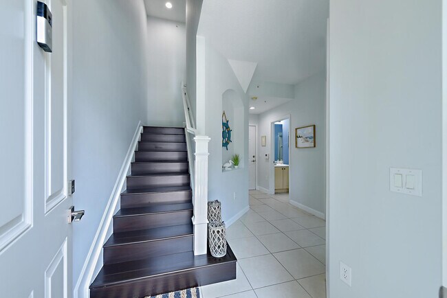 Building Photo - 2570 Gardens Pkwy
