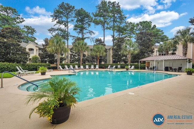 Building Photo - Luxurious Two-Bedroom Condo at Summer Hous...