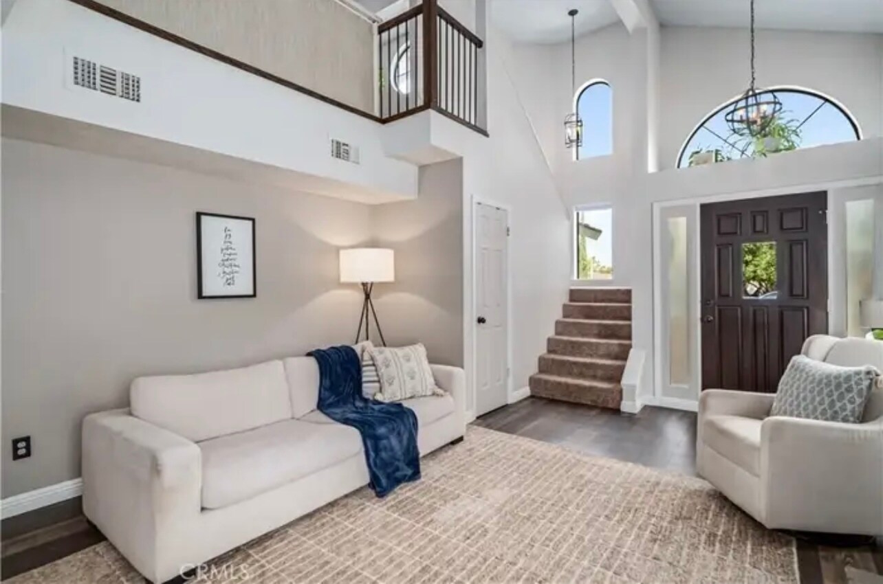 Building Photo - 4554 Meadow Pl