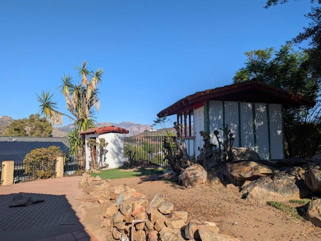 Building Photo - 9738 Lakeview Rd