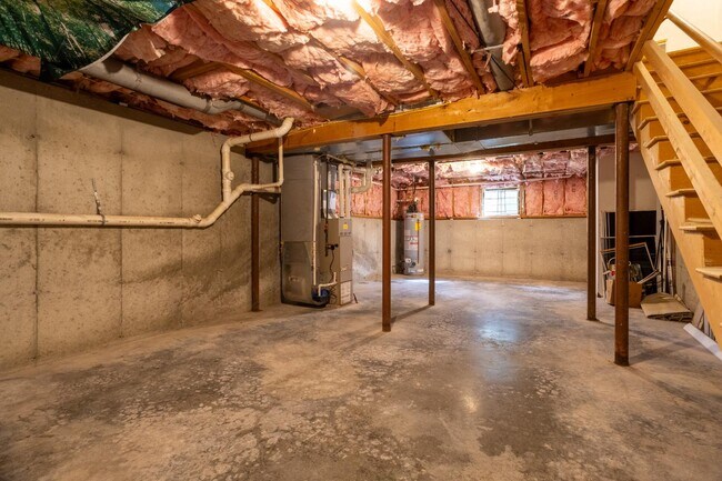 Building Photo - 6 Samantha Ln