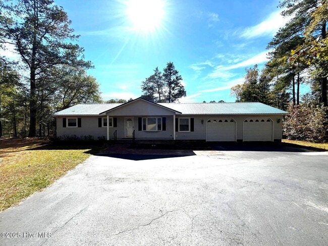 Building Photo - 527 Oldham Rd