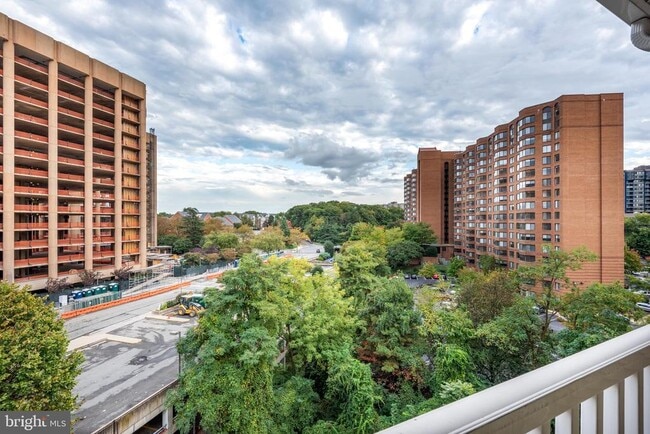 Building Photo - 4551 Strutfield Ln