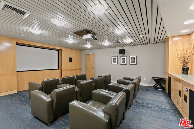 Building Photo - 13600 Marina Pointe Dr