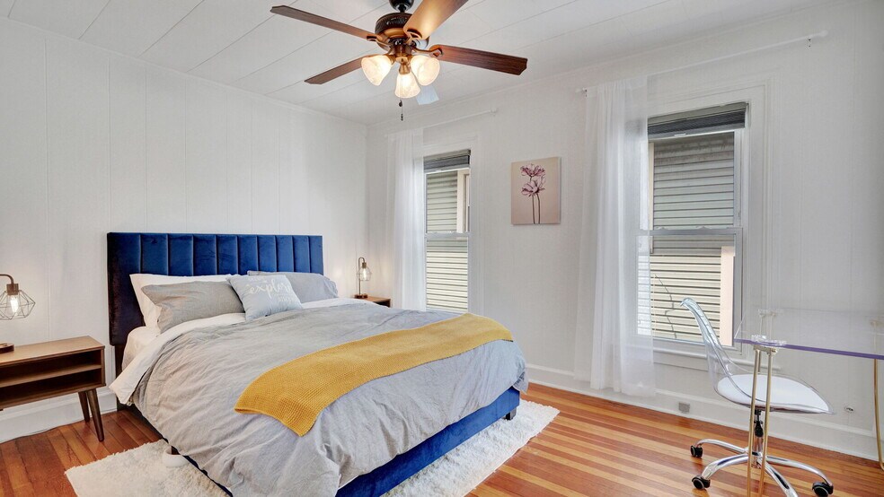 View of bedroom 2nd floor - 15 Averill Ave