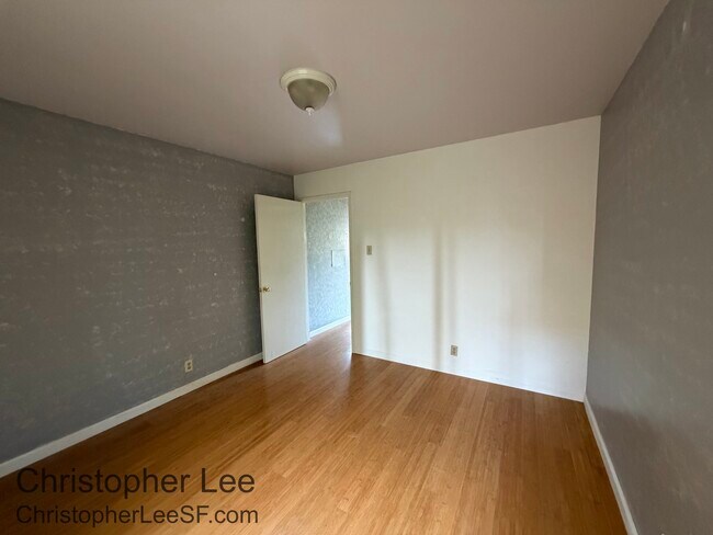 Building Photo - 777 5th Ave