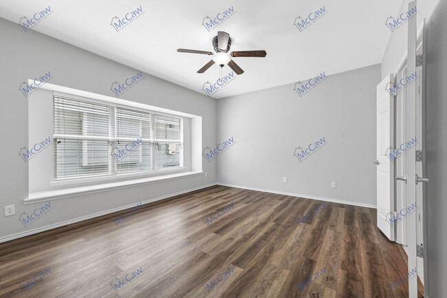 Building Photo - 9709 Hedge Bell Dr
