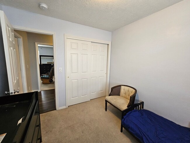 Building Photo - Spacious 4-Bed, 2-Bath Pet-Friendly Home with Central Air & 2-Car Garage! - Available NOW!