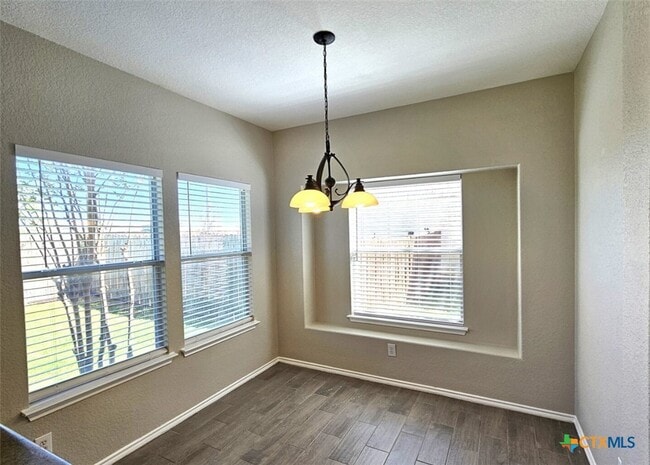 Building Photo - 316 Julian Point