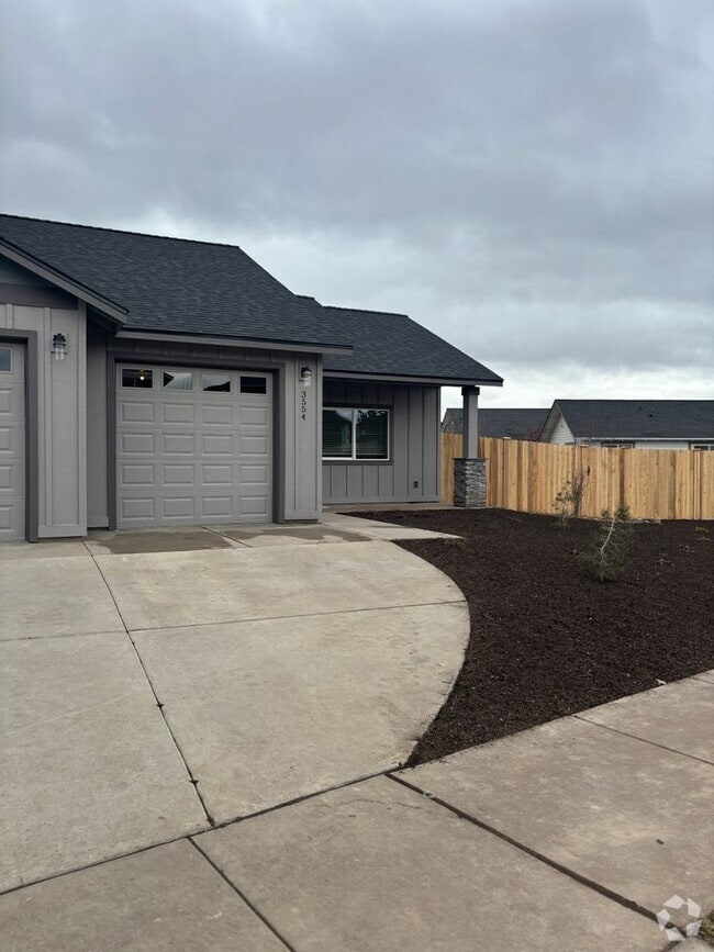 Building Photo - 1 bedroom ADU in SW Redmond