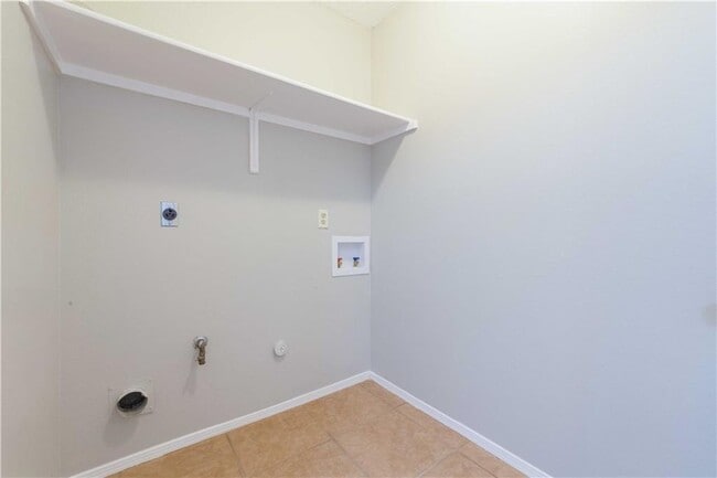 Building Photo - 8309 Edgemoor Pl