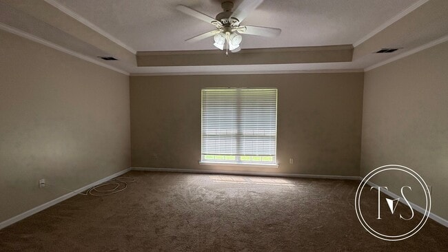 Building Photo - RATE DROP ALERT (was $2200/month) and MOVE-IN SPECIAL: 1st FULL MONTH'S RENT FREE*