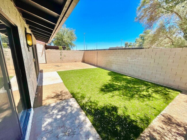 Building Photo - SINGLE STORY!! GATED COMMUNITY!! HIDDEN TR...
