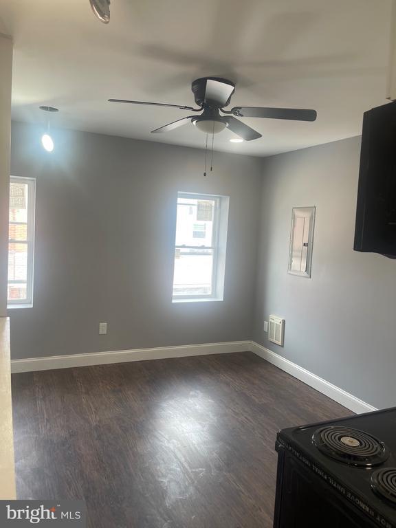 Building Photo - 5618 Appletree St