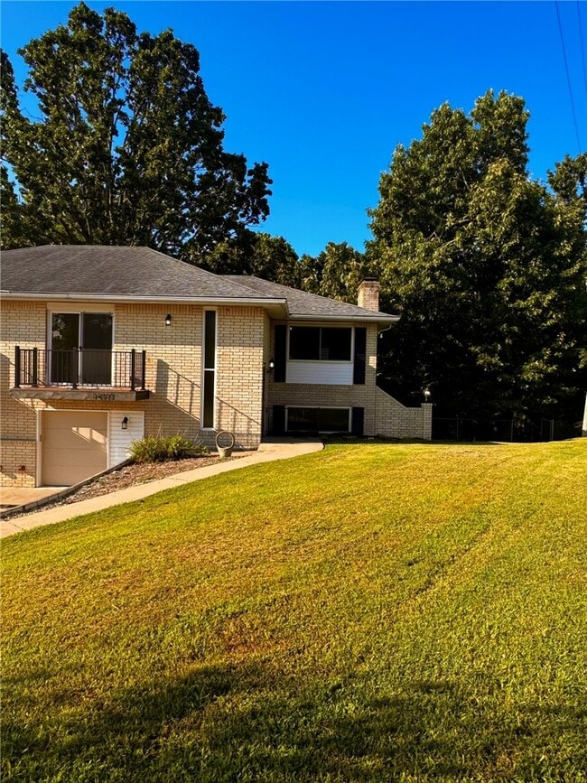 Building Photo - 14911 Dutchmans Dr