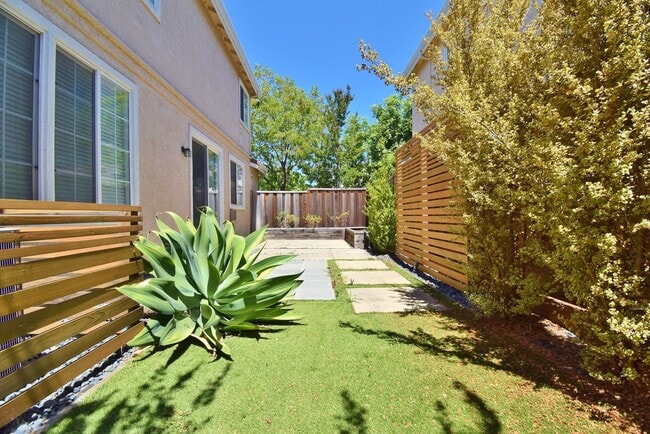 Building Photo - $4,490 / 5BR -2459 S.F. - STUNNING UNION C...