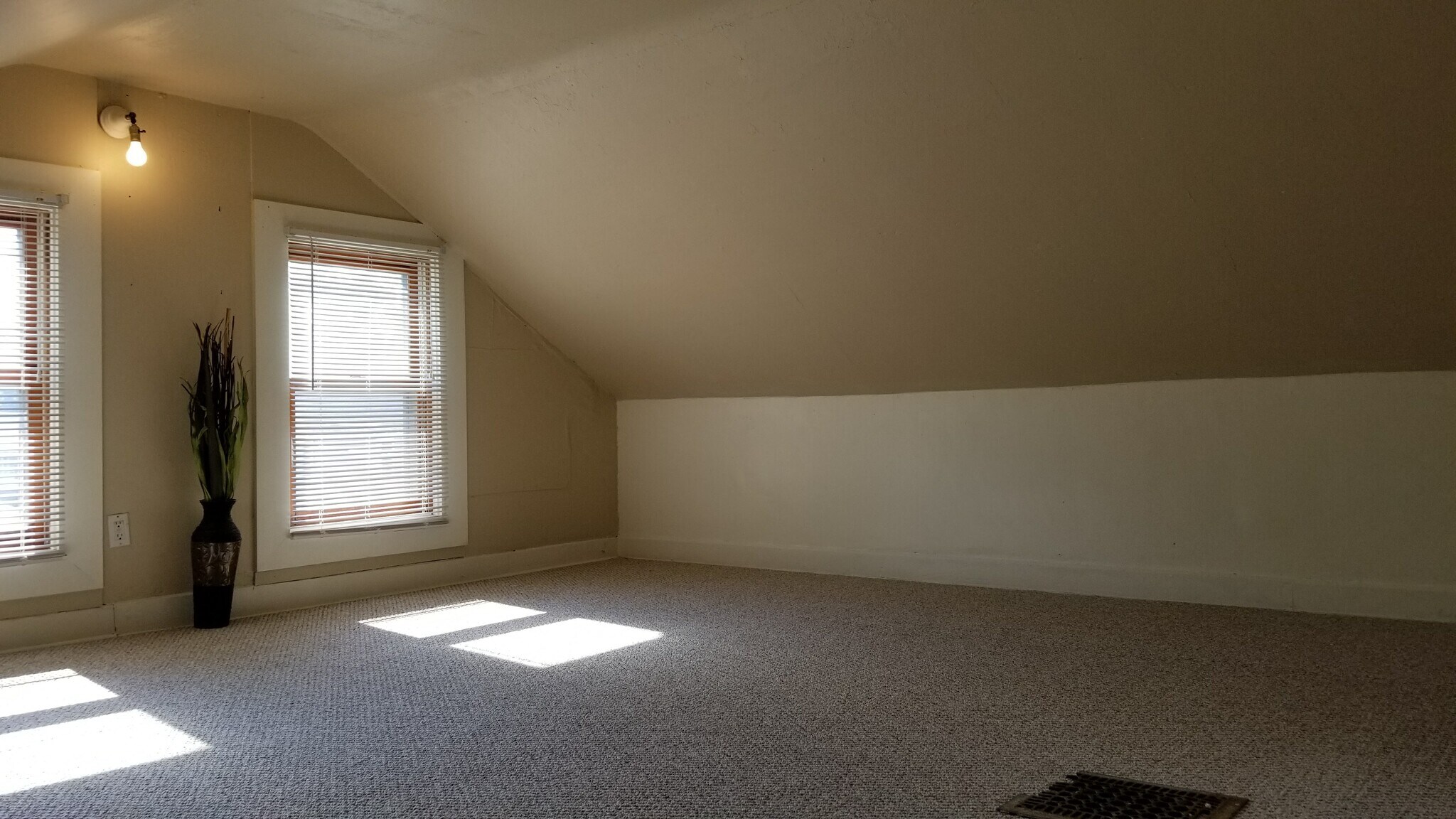 Building Photo - 117 Clapp St