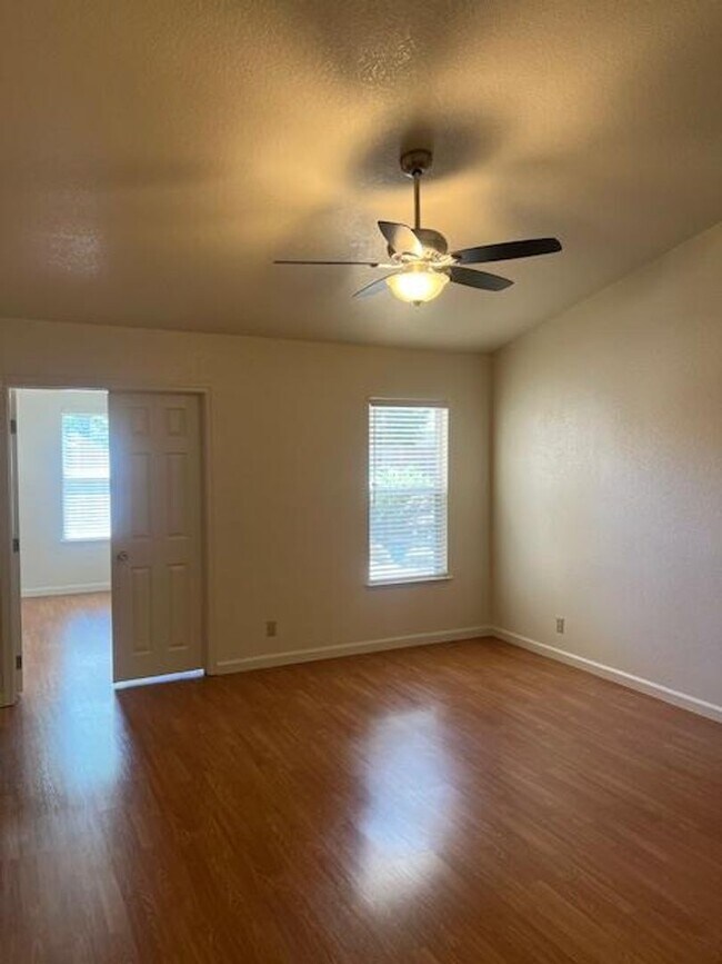 Building Photo - BEAUTIFUL HOME WITH POOL IN ROSEVILLE!