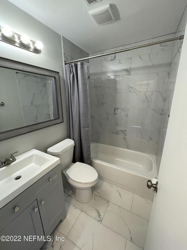 Building Photo - 160 Bermuda Ct
