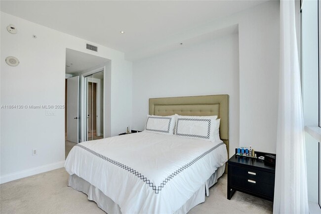 Building Photo - 18201 Collins Ave