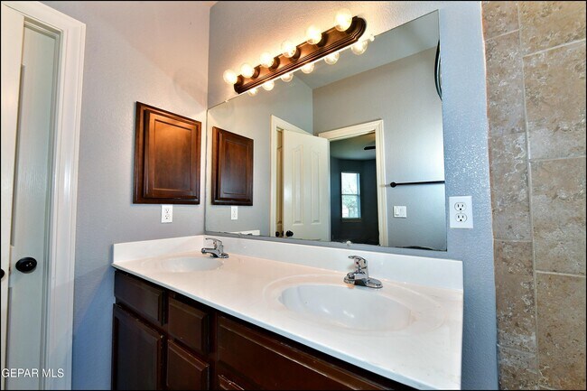 Building Photo - 12569 Wolf Berry Dr