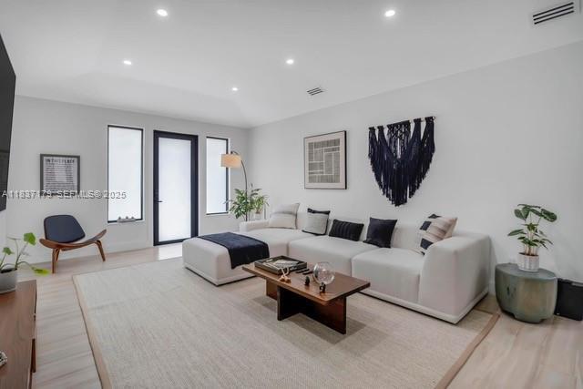 Building Photo - 1543 Bird Rd