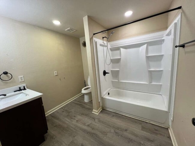 Building Photo - 4060 Usan St