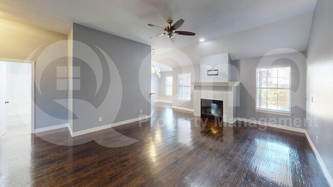 Building Photo - 8108 Bells St
