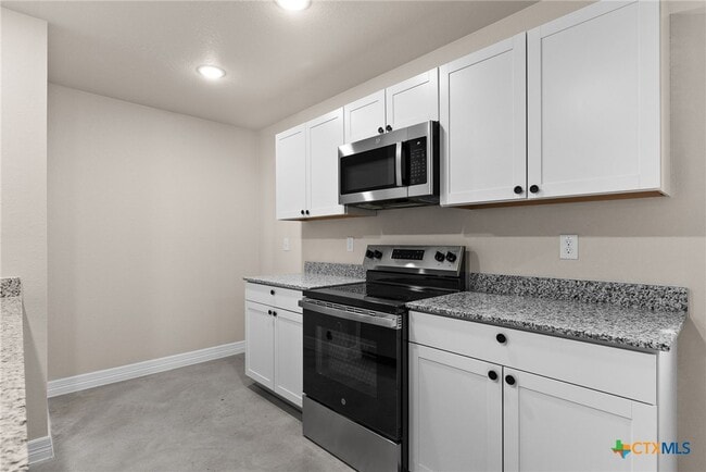 Building Photo - 803 White Meadow Ln