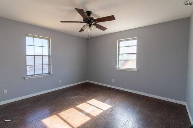 Building Photo - 4653 Balboa Dr