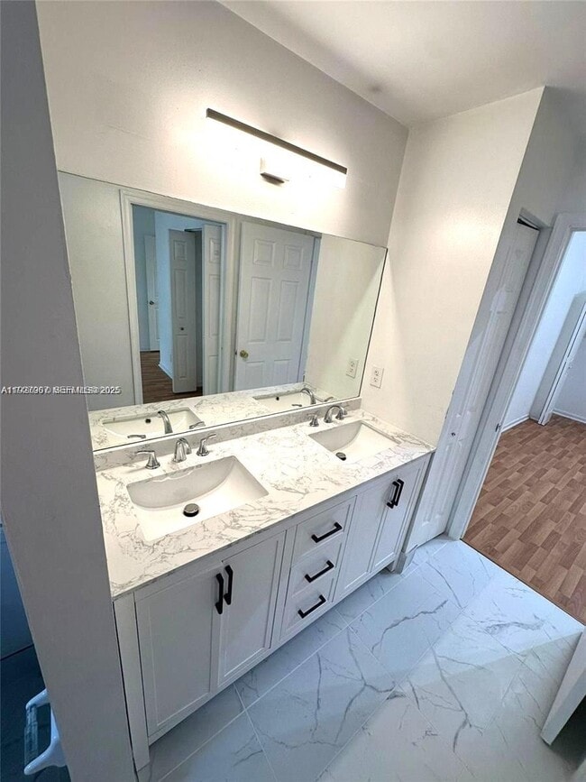 Building Photo - 4855 Palmbrooke Cir