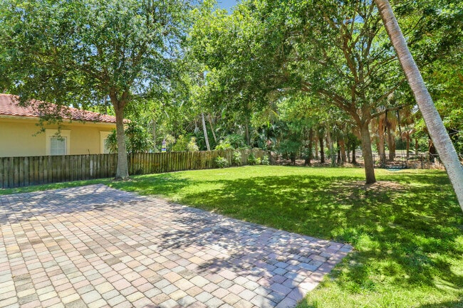 Building Photo - 112 Dunmore Dr