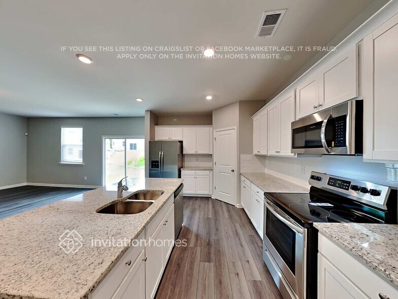 Building Photo - 136 Webster Cir