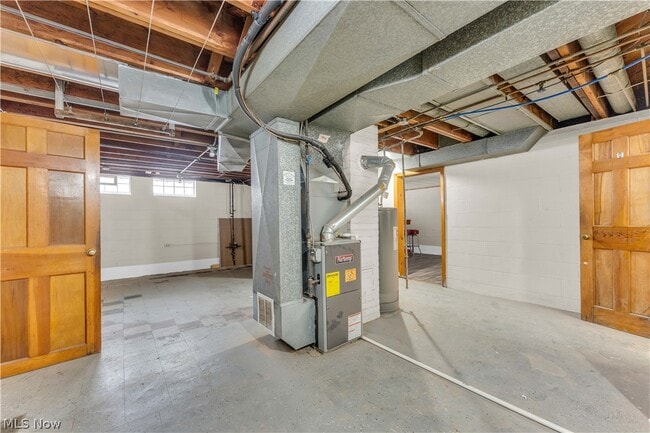 Building Photo - 21980 Ivan Ave