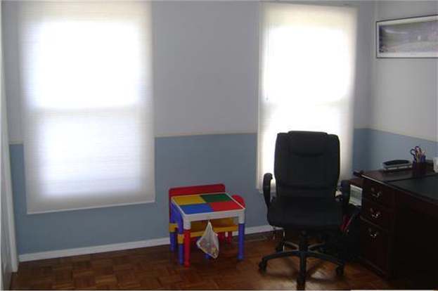 Building Photo - 166 Stults Ln
