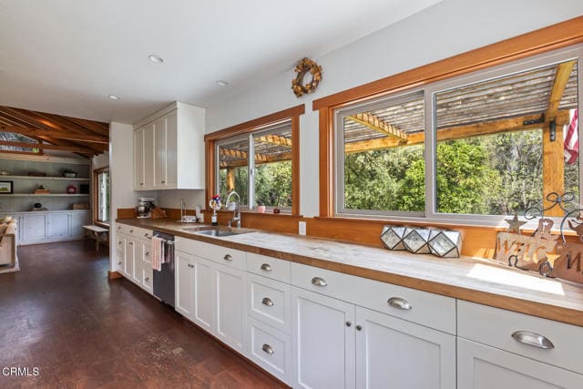 Building Photo - 4254 Chevy Chase Dr