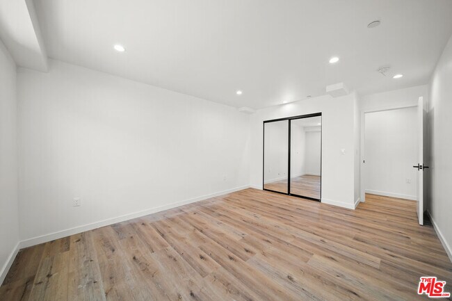 Building Photo - 6049 Craner Ave