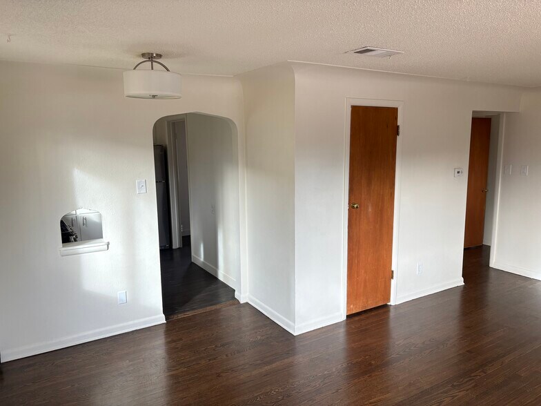 Building Photo - 2611 S Logan St