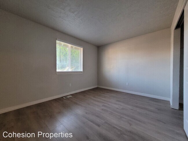 Building Photo - 4 br, 2 bath House - 10177 W Canterbury Dr
