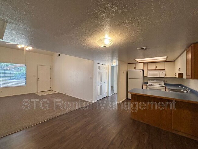 Building Photo - 777 S 400 E