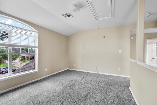 Building Photo - 2423 Pinpoint Dr