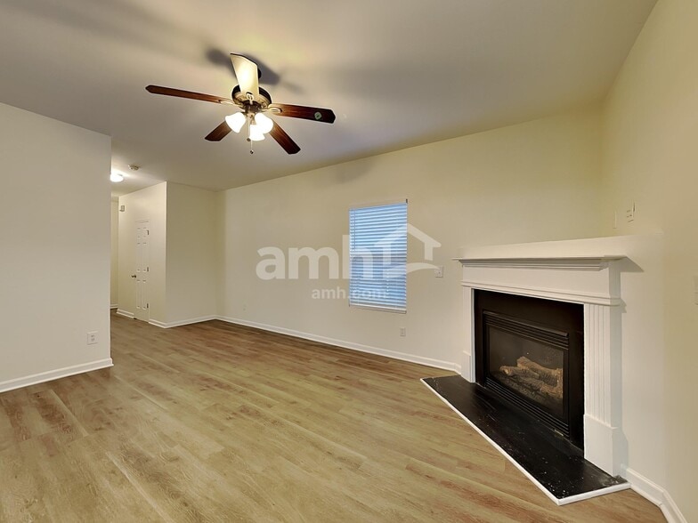 Building Photo - 5 Silverbrook Ct