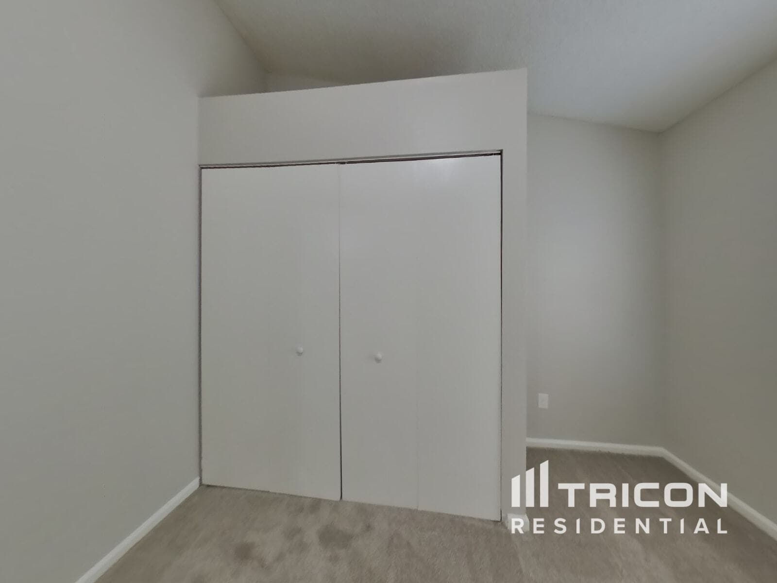 Building Photo - 2600 Malibu Cir