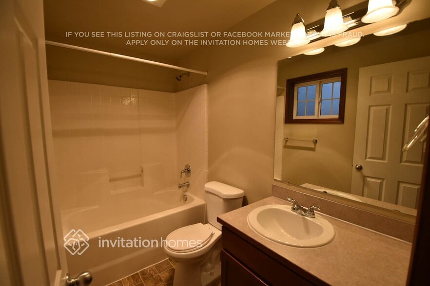 Building Photo - 14548 46th Dr NE