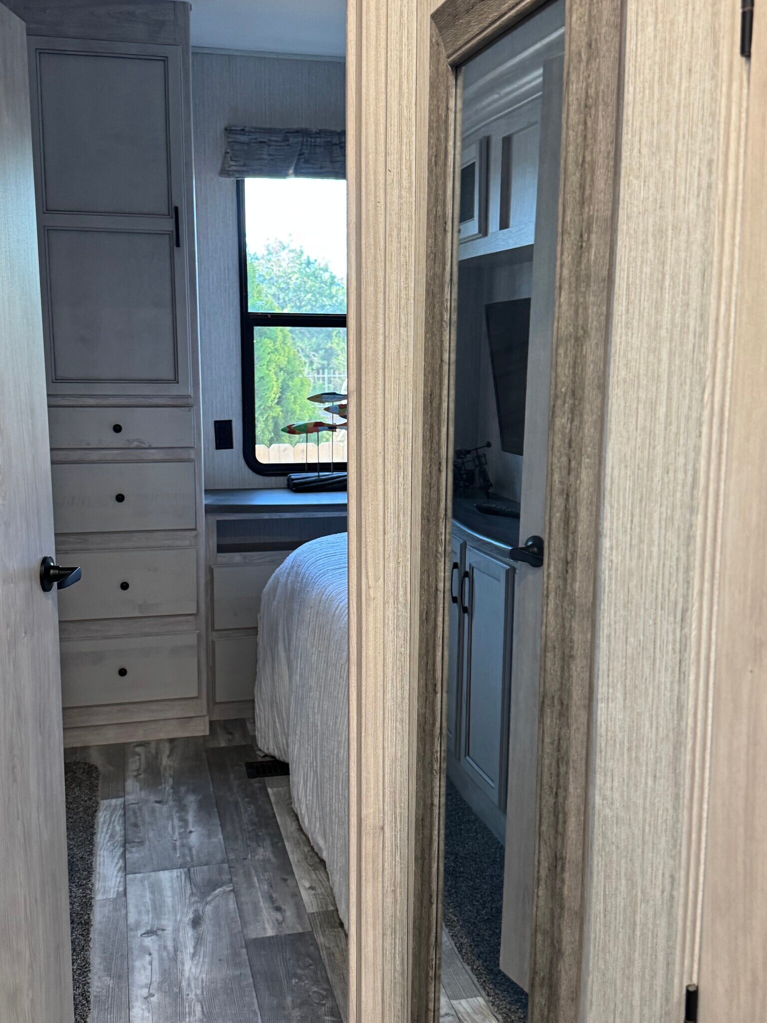 Building Photo - 1219 Willow Creek Rd