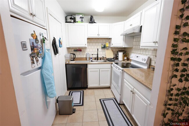 Building Photo - 3 Saratoga Ct