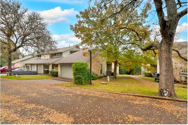 Building Photo - 4404 Travis Country Cir