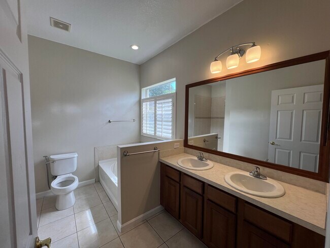Building Photo - 254 Broyles Dr