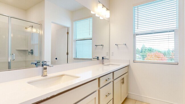 Building Photo - Beautiful and Bright 3 Bedroom 2.5 Bathroom Home with 2 Car Tandem Garage! PG&E Included!