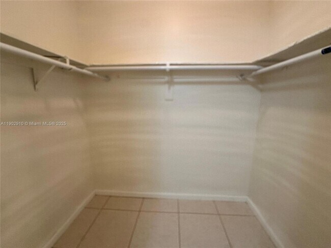 Building Photo - 13685 NE 10th Ave